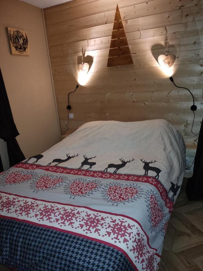 Вилла Les Fontanilles Odeillo Chalet 60 Wifi & Parking Gratuit Expose Plein Sud & Plein Pied , Draps & Serviettes De Toilettes Non Inclus, Sabanas Y Toallas No Incluidos Экстерьер фото